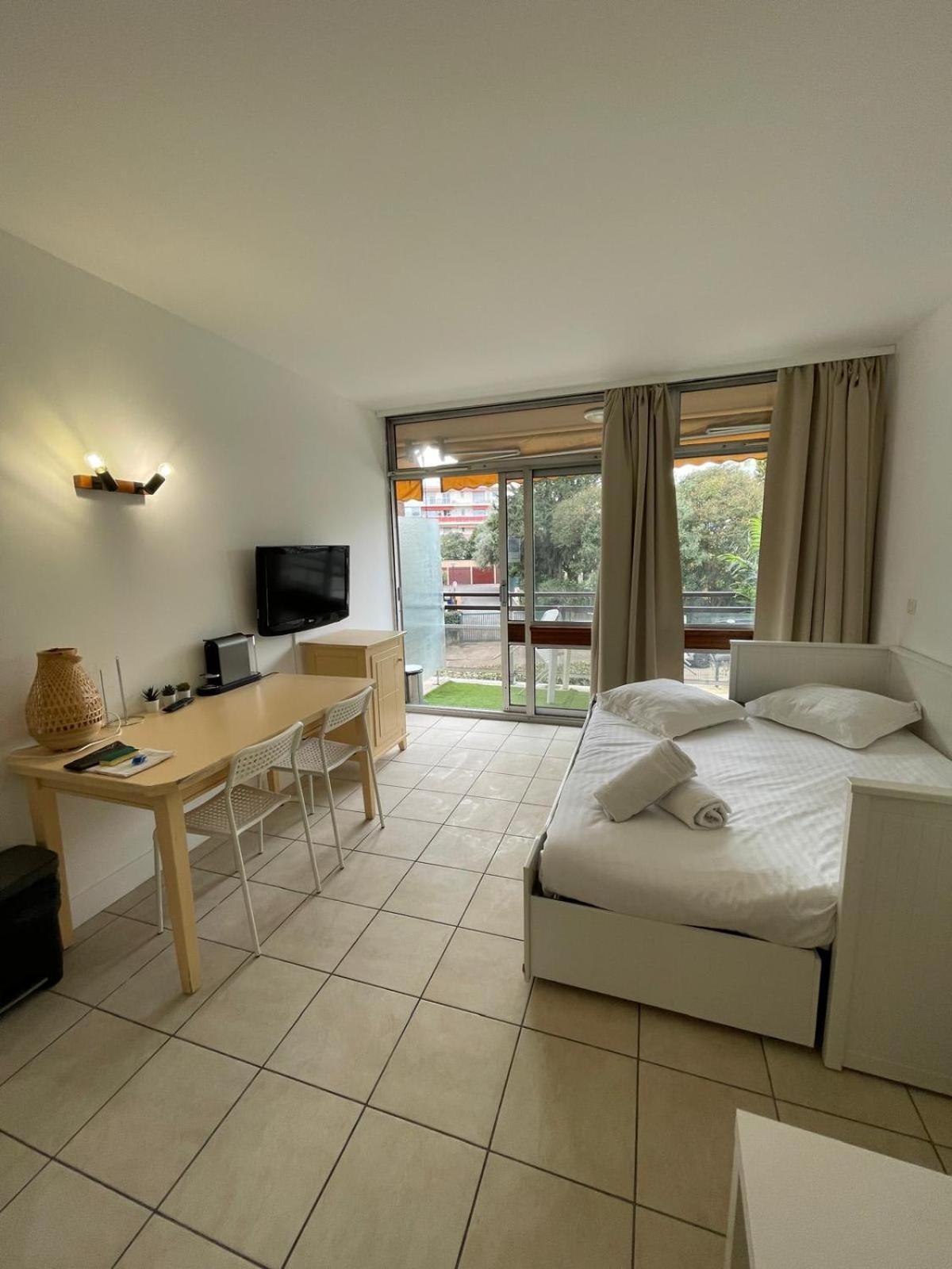 06U - Beautiful Studio In Residence - Swimming Pool And Tennis Court Saint-Laurent-du-Var Ngoại thất bức ảnh