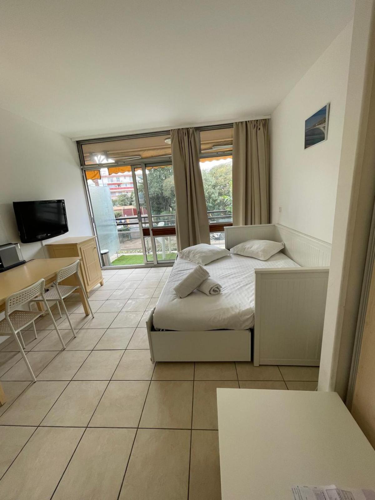 06U - Beautiful Studio In Residence - Swimming Pool And Tennis Court Saint-Laurent-du-Var Ngoại thất bức ảnh