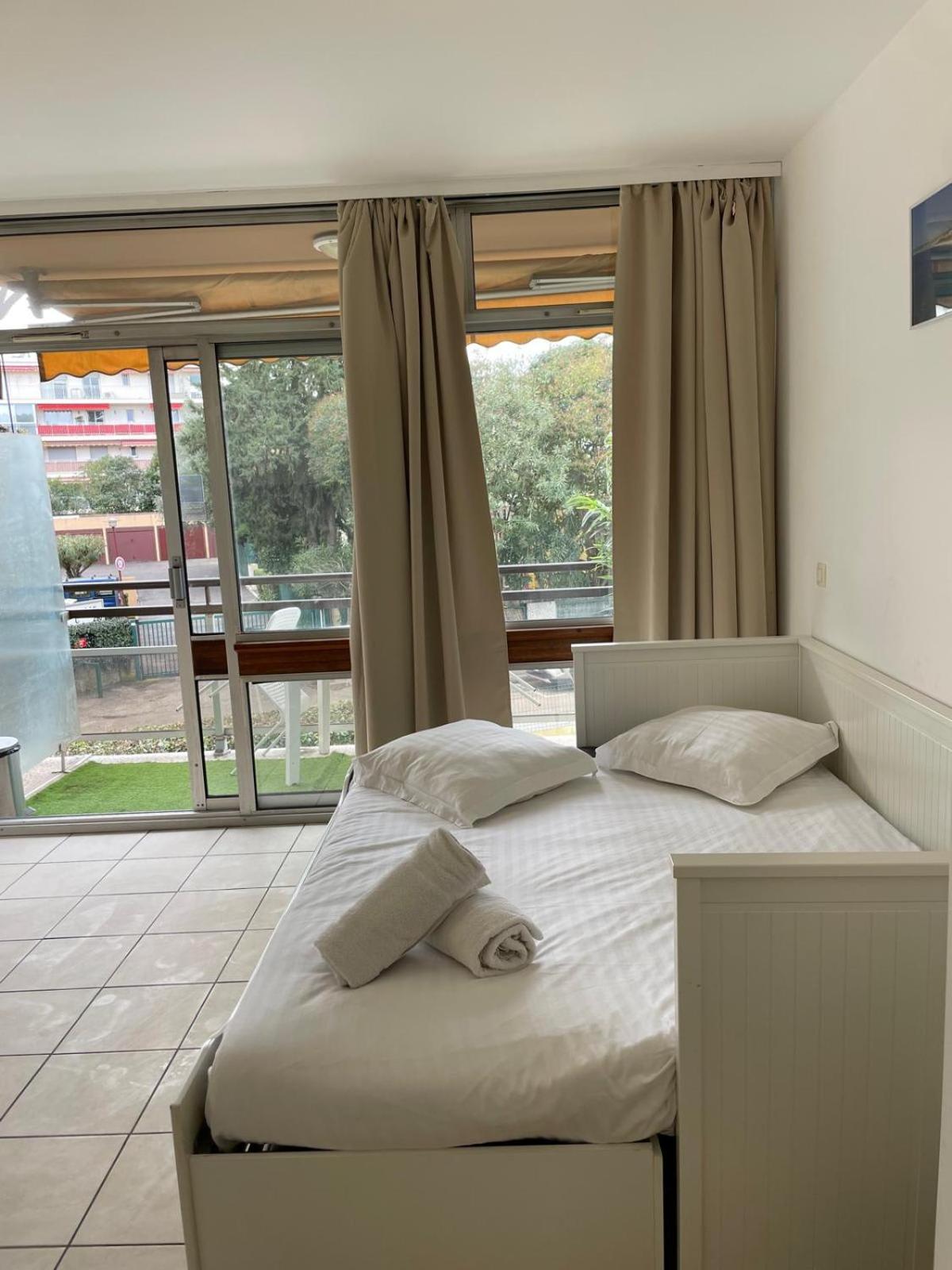 06U - Beautiful Studio In Residence - Swimming Pool And Tennis Court Saint-Laurent-du-Var Ngoại thất bức ảnh